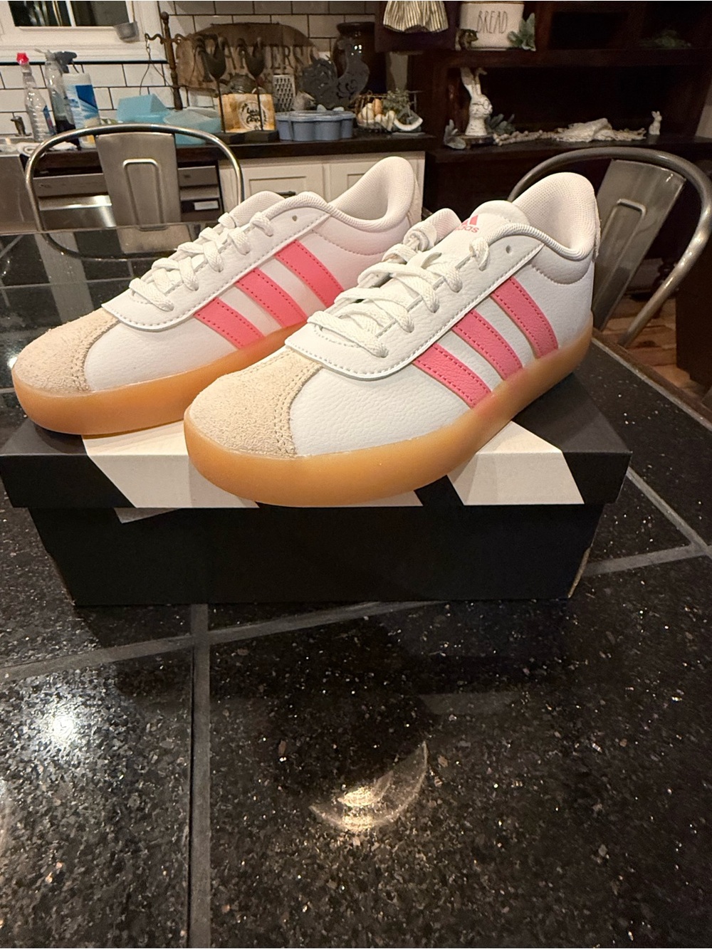 NWB Adidas VL Court 3.0 K White Bliss Pink Gum Sneakers Youth Size 4 IH3483